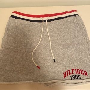 tommy hilfiger vintage skirt | size extra small